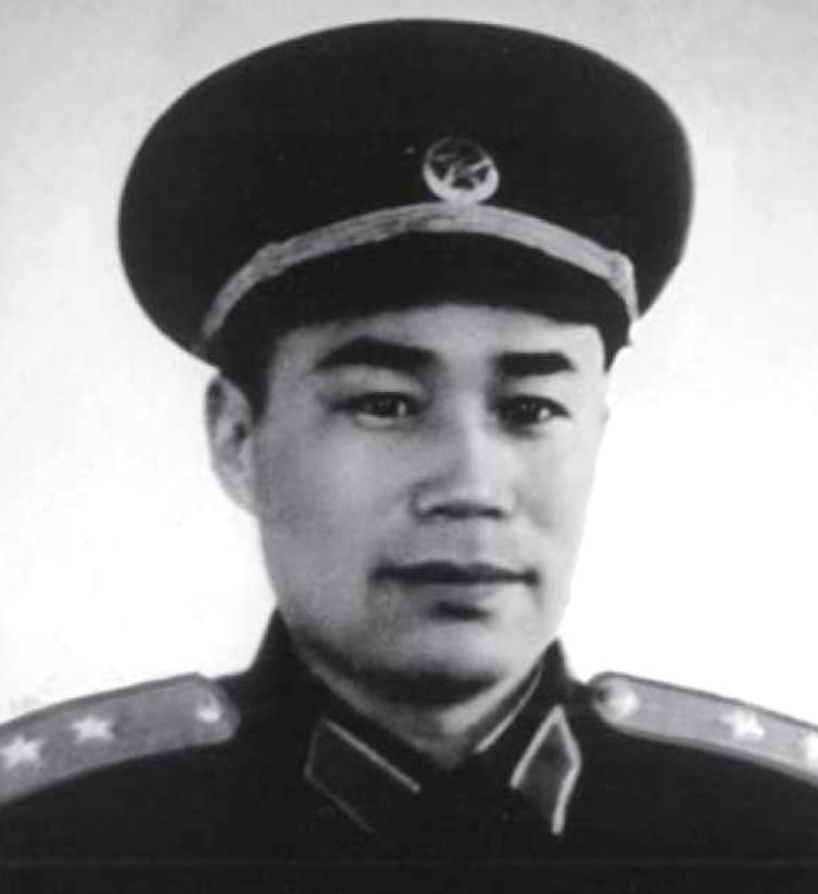 70年王近山到南京后，得知聂凤智家无煤生火，大怒：把我的煤拉去“爸，聂叔叔家