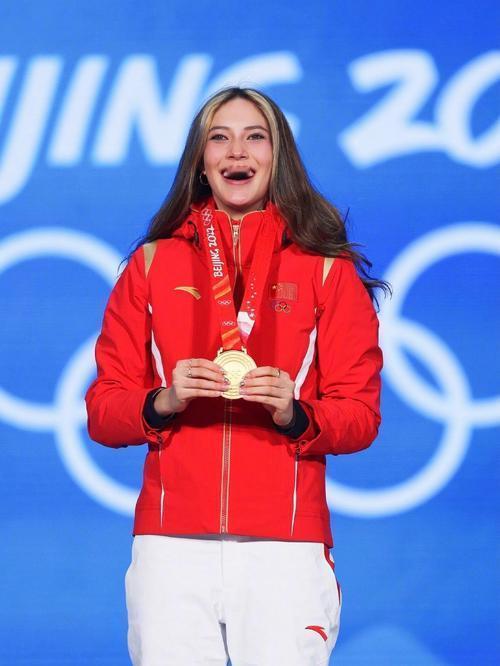 重磅好消息，果然不负众望，谷爱凌又得金牌啦了，还刷新多项世界纪录。就在刚刚，