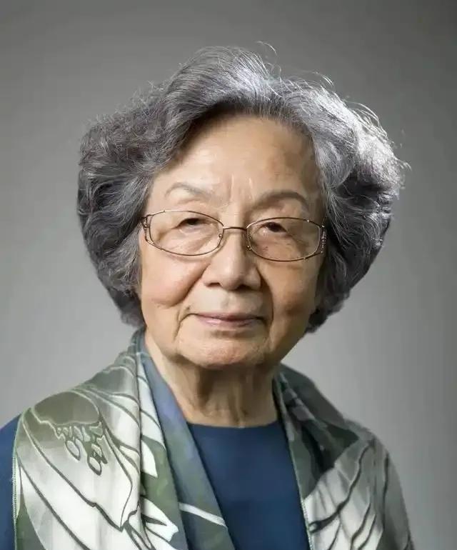 2024年，叶嘉莹去世享年100岁。2024年11月24日15时23分，叶嘉莹