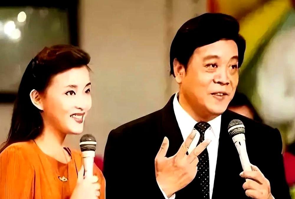 杨澜前夫张一兵，离婚三十年没蹭过她一次热度。1995年两人签字分手，他默默