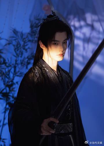 何与千夜奇谭加载完毕何与新角色夜幽冥来了哇塞，何与《千夜奇谭》新角色夜幽冥来了