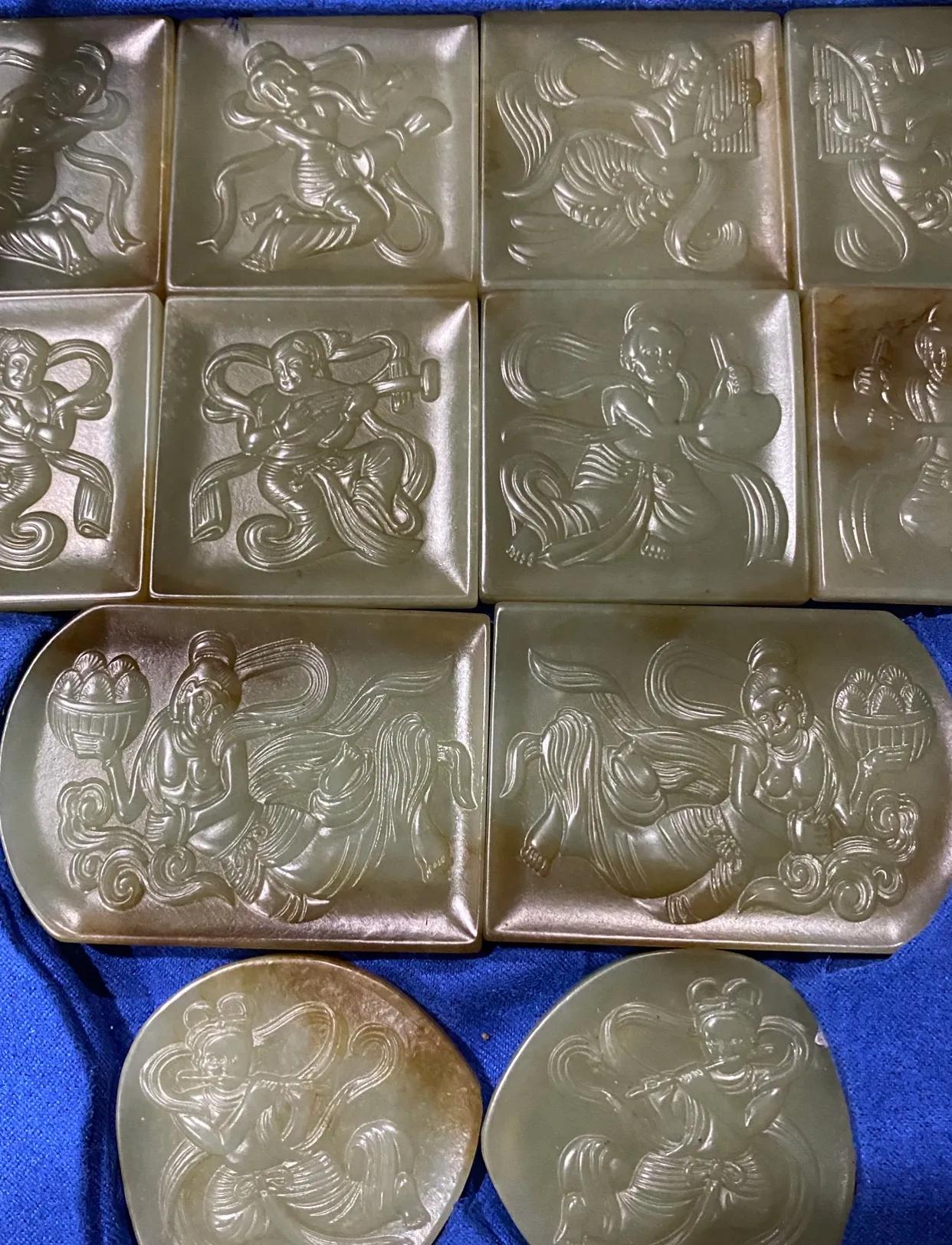 这套带板真的是古玉吗？看这雕刻工艺也太好了吧，规整细腻，难道是像现在的电脑工那样