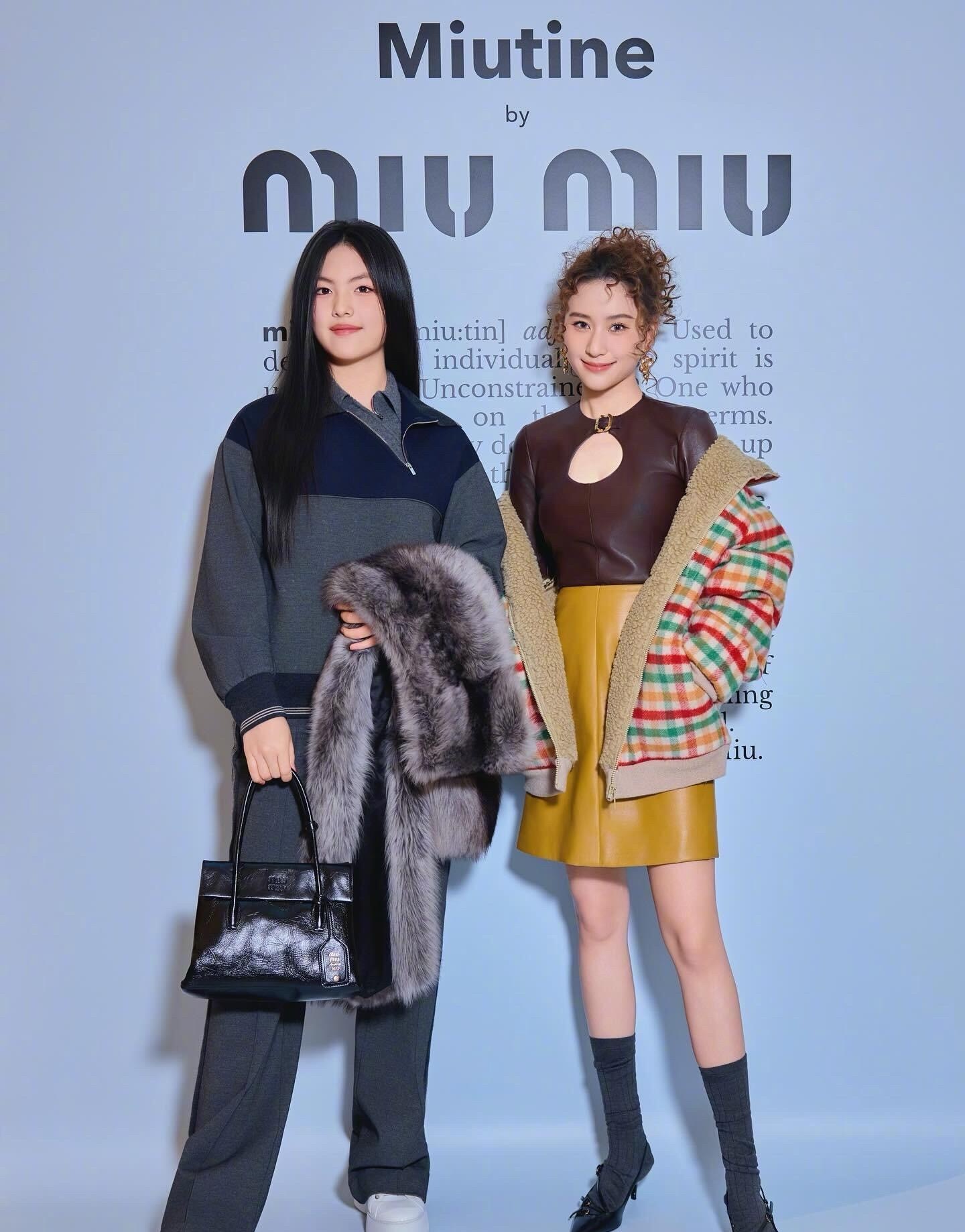 王诗龄一改贵妇风，运动装少女气质惊艳全场，爸爸王岳伦全场保驾护航，不愧是人人羡慕