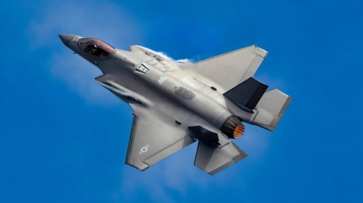 美：老弟呀！哥哥最近在西太平洋换了批新玩具，你可得悠着点。中：啥玩具？美