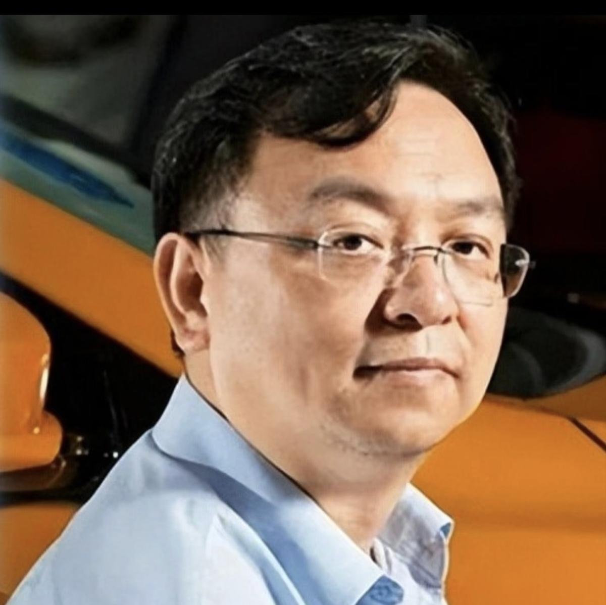比亚迪为啥能把宁德时代逼到破防?一句话：宁德时代是卖电池的"军火商"，比亚迪是