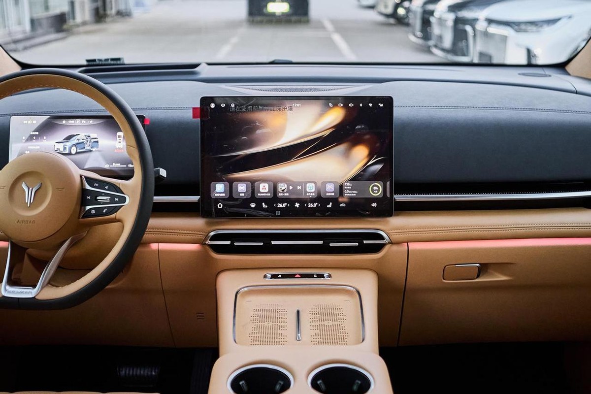 岚图梦想家焕新的方式大概有两种：第一种，全系标配<em>华为乾昆</em>智驾，实现与鲲鹏系统的全