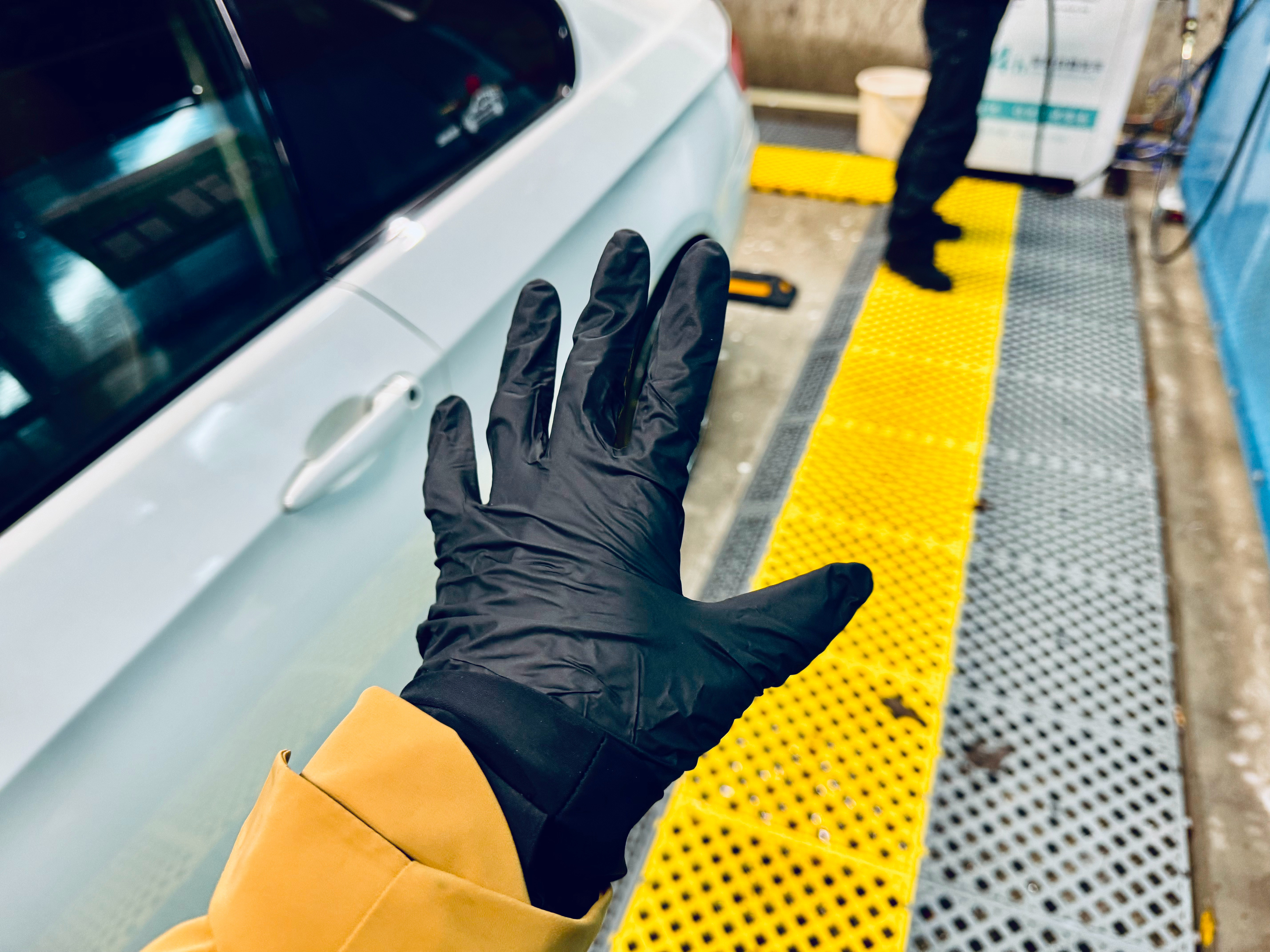 跟朋友约了个洗车，顺道去打卡成都新开的海湾加油站我也不晓得到底是打卡顺道洗车描述