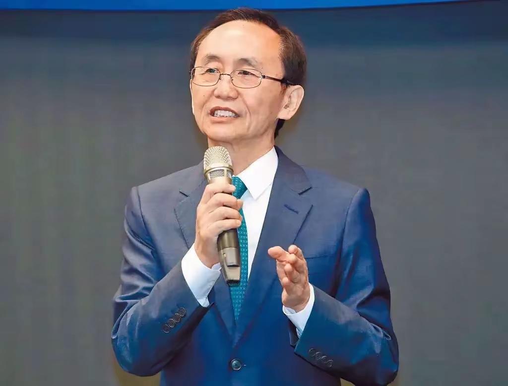 吴子嘉一声号召，郑丽文拍板发起“我是人，我反毒台”，蒋万安侯汉廷等集体接棒动员7