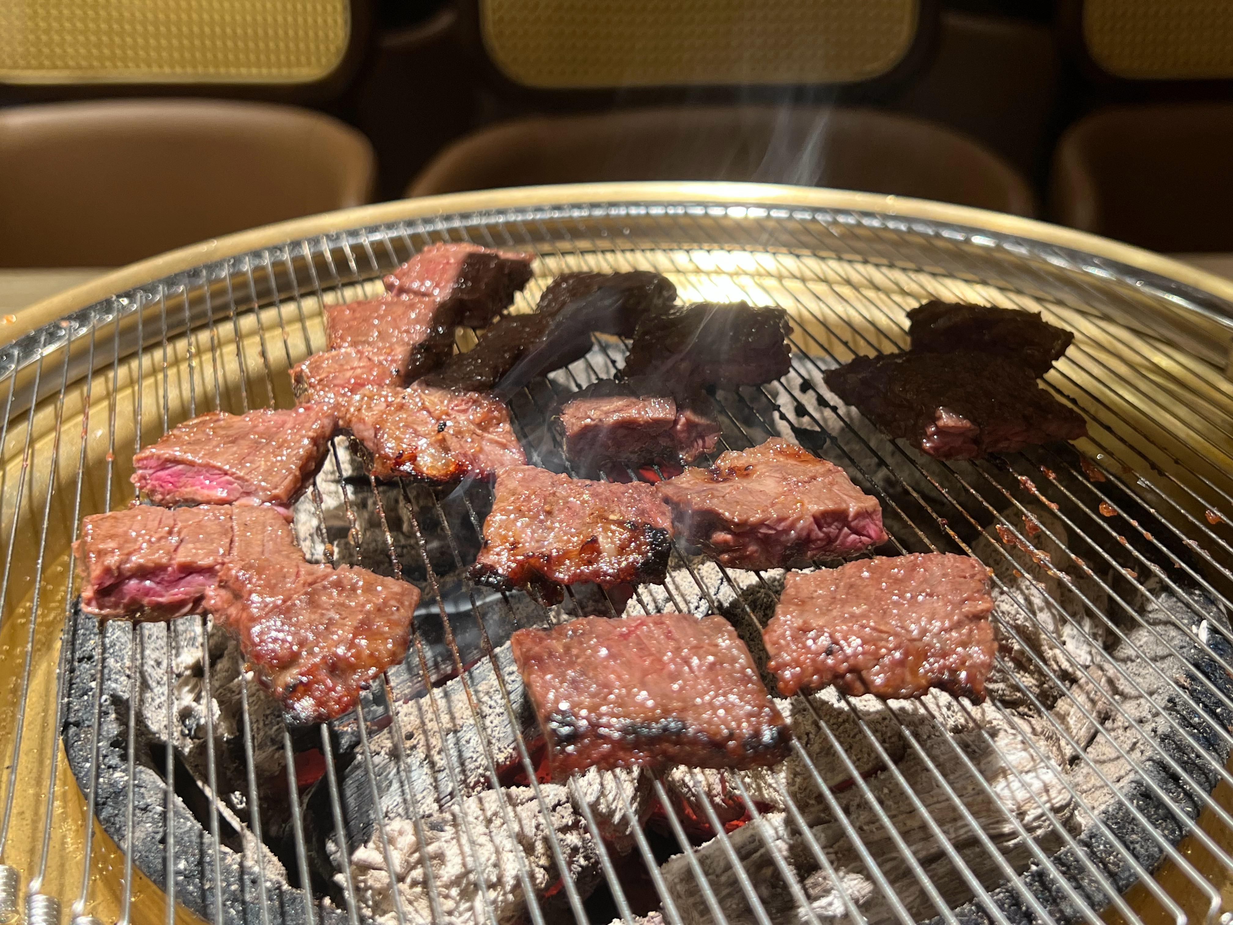 我在厦门是真没吃到过一家好吃的烤肉！！！再看看之前在沈阳吃的，随便一家