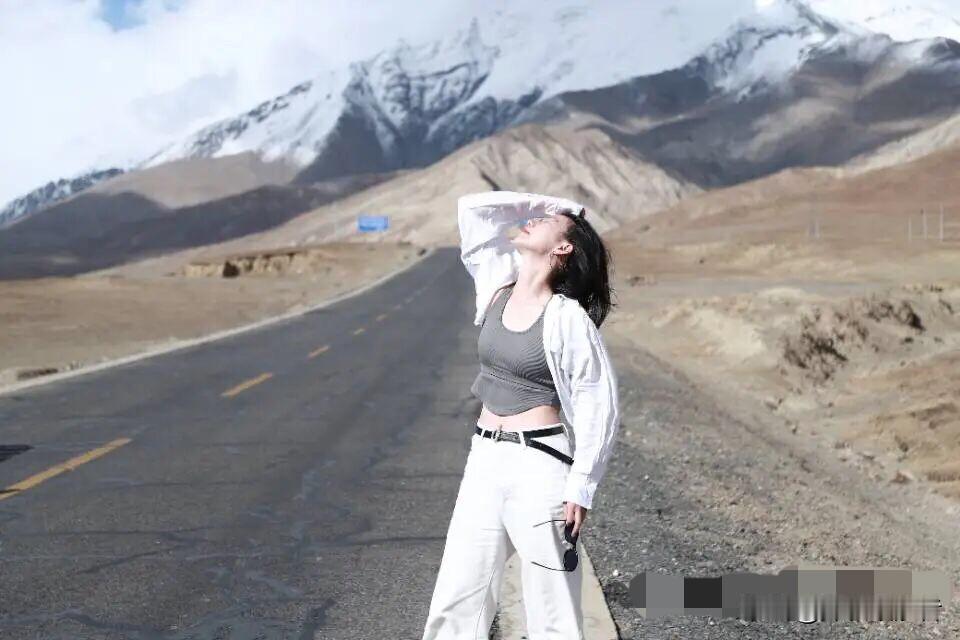 咄咄怪事，两粒牛肉丁，就是牛肉拉面，15元一碗。这偷天换日的本事也太大了，在深圳