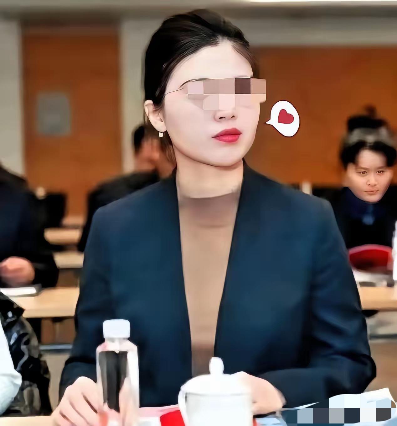 这下好了，这事越闹越大。德恒律所看不下去网上的讨论，直接举报了写相关内容的自