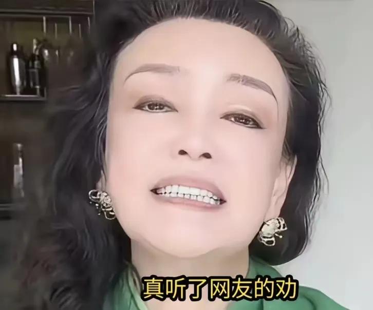 兰姐有自己的活动，不参与店面开业剪彩，小菲却当众代表母亲。此前他直播间公然贬低