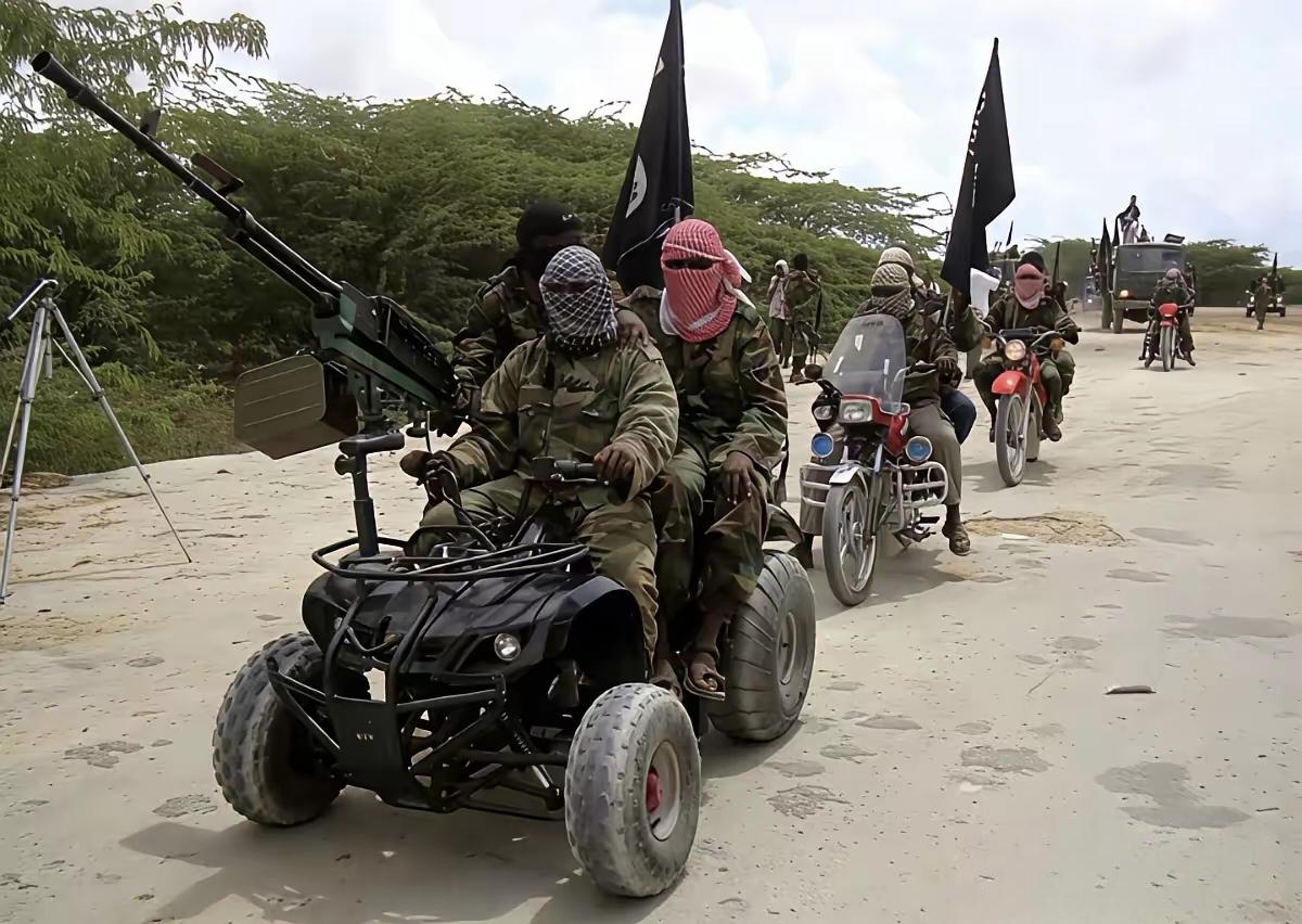 特朗普这两天在网上咋呼得厉害，先说尼日利亚不管宗教冲突就动手，没过两天又催着国防