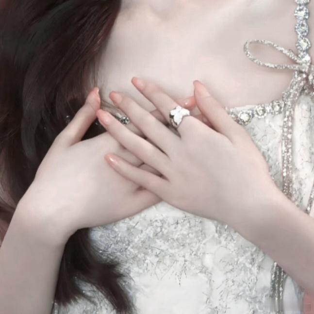 以你为名的天使主义🤍𝓐𝓷𝓰𝓮𝓵໒꒱˚.*鞠婧祎晚风告白