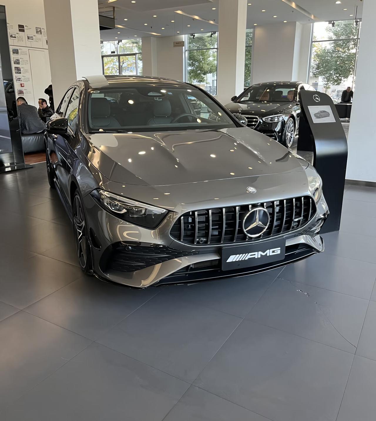 【动力系统】奔驰AMGA35L搭载型号为M260的2.0T四缸涡轮增压发动机