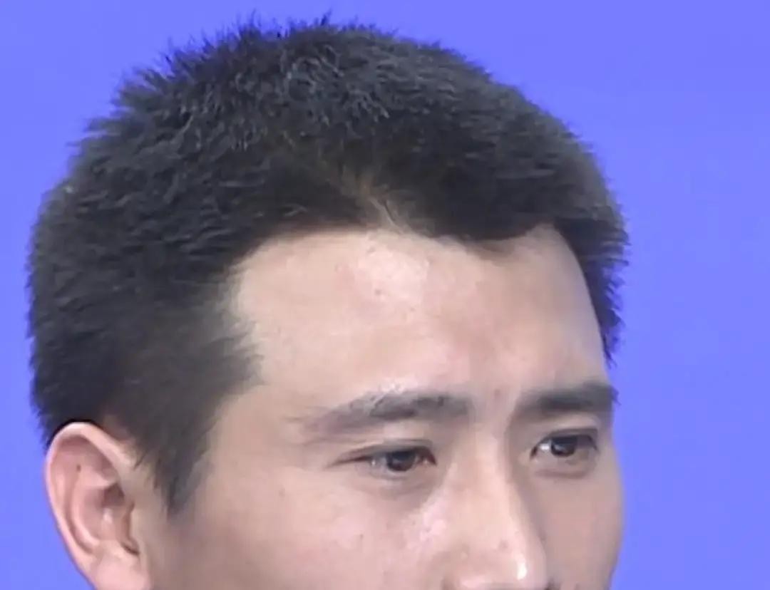 90年代的中戏校园里，一位主讲老师当着学生家长的面连连感叹，直呼当初真不该让这孩子交自费。这个用半学
