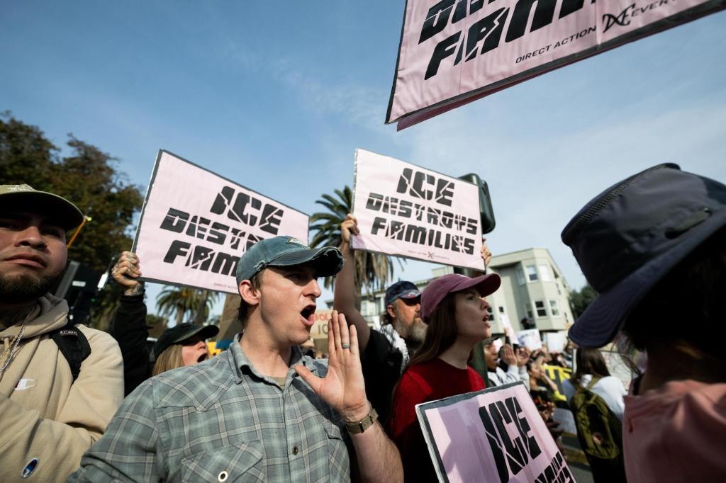 美国大停摆：300城不上班不上学，就为赶跑ICE？零下20度的明尼阿波利斯