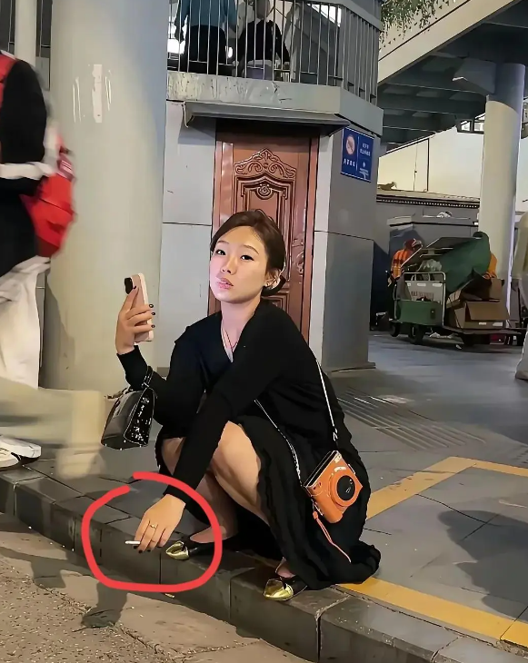 有一瞬间，我觉得她才是流氓