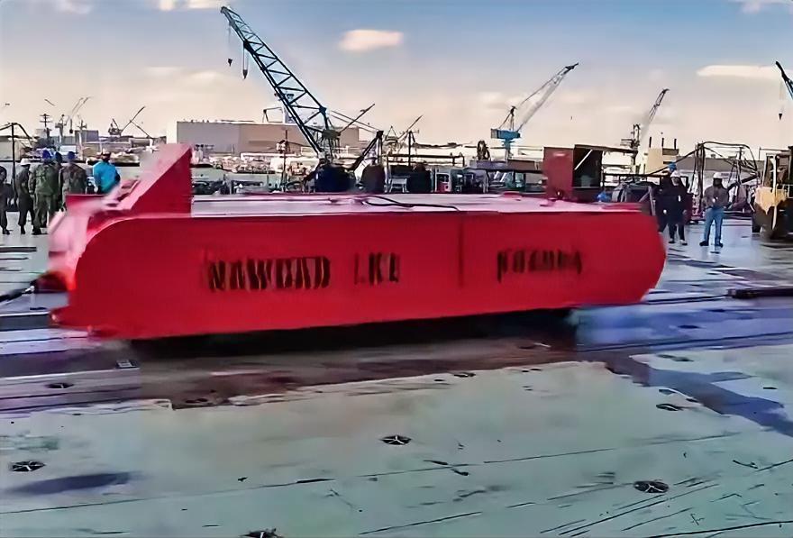 别被骗了！美国“肯尼迪”号航母的电磁弹射测试成功！早些天，特朗普在“华盛顿”航母