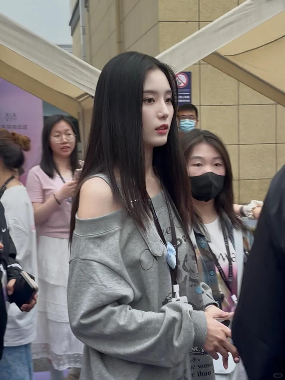 徐艺洋生图非粉都震惊的程度，不愧是sm没出道的门面​​​