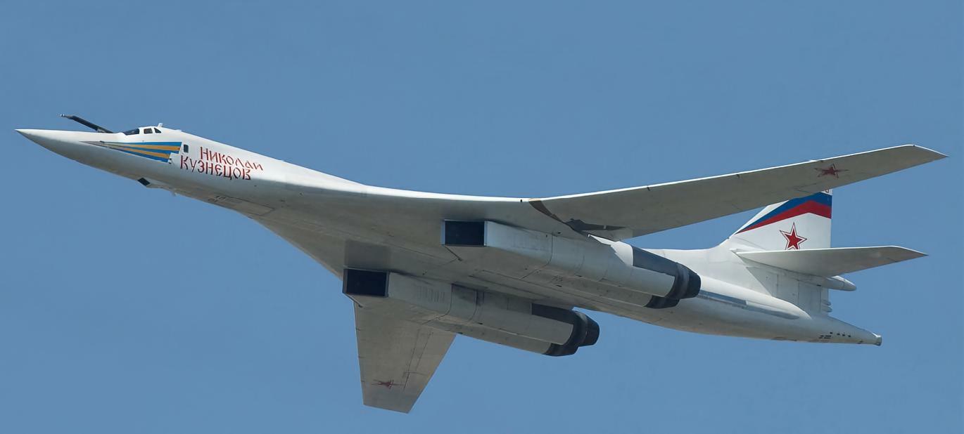每天认识一件兵器俄罗斯图-160“海盗旗”战略轰炸机图-160“海盗旗”（Bl