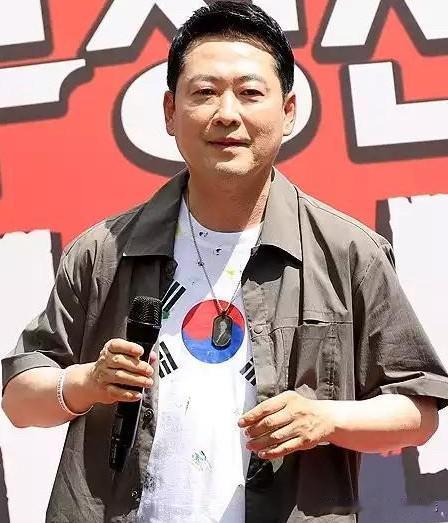 7月25日，韩国国民力量党党首张东赫再度南下庆尚南道金海，出席市民维权集会，继续