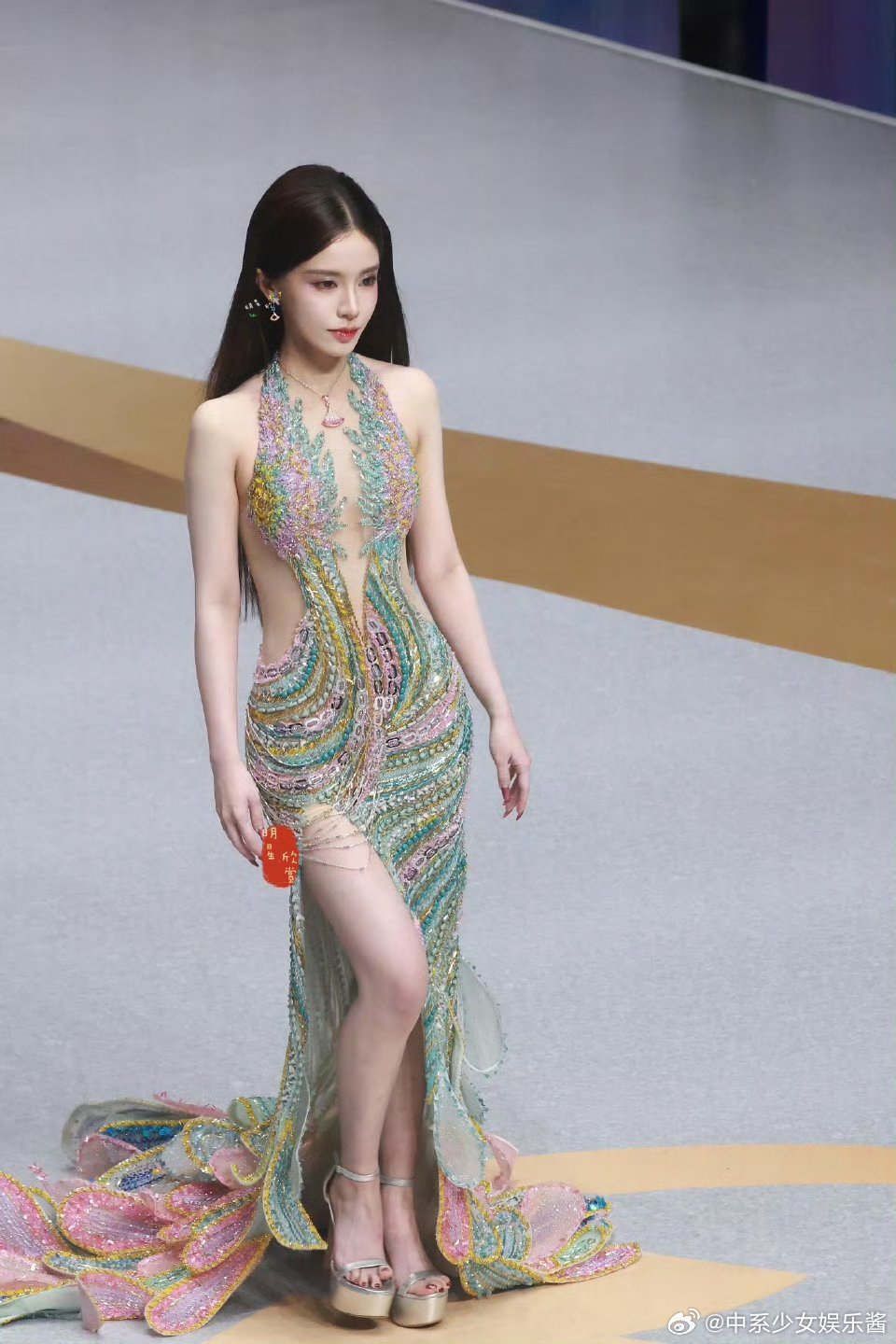 迅猛龙特蕾莎有一米五吗？