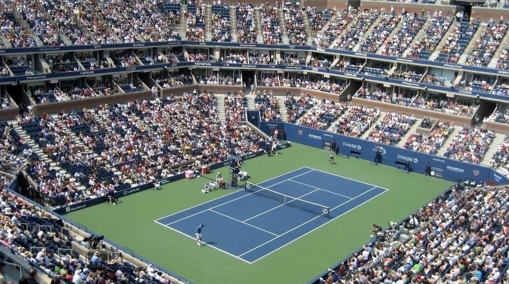 美国是世界网球的中心，男子项目4大满贯加9大师赛一共13项赛事就有4站是在美国举