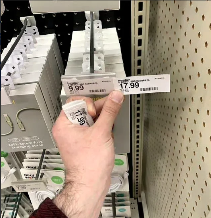 价格翻倍了，买还不是不买？美媒报道称，连锁店Target员工爆料，一根该店