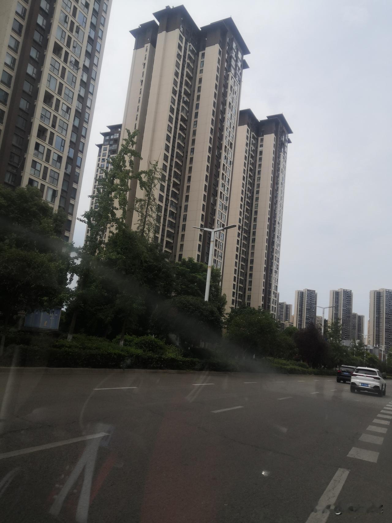 成都市为何能够入选国家旅游枢纽城市？不为何，成都本来就是西南中心城市，成都的旅游