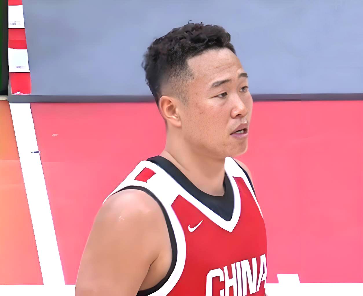 崔永熙替换贺希宁，对中国男篮整体实力影响几何？亚运会在即，男篮后场球员微调，崔