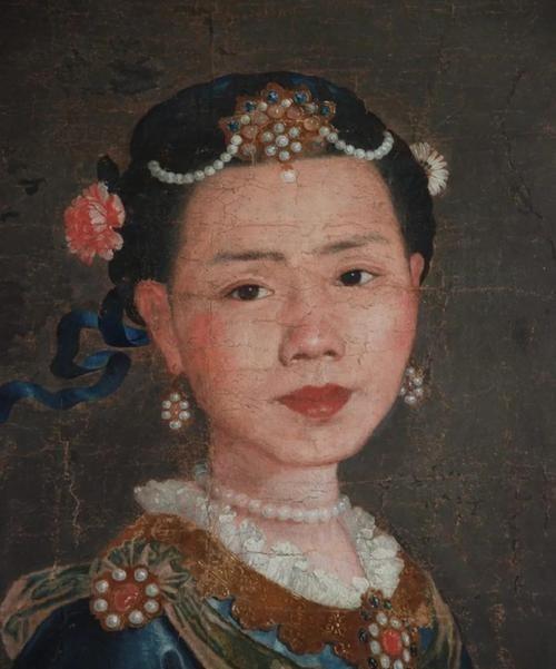 公元1763年,53岁高龄的乾隆选妃,有个17岁的女子脱颖而出,这女子13年后