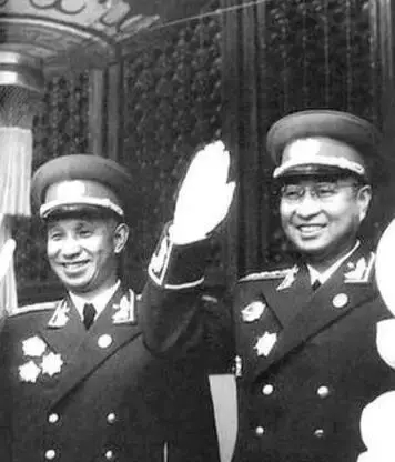 粟裕根本不会打仗！”1958年，陈赓大将进京开会，竟然看到有人大放厥词，陈赓当即
