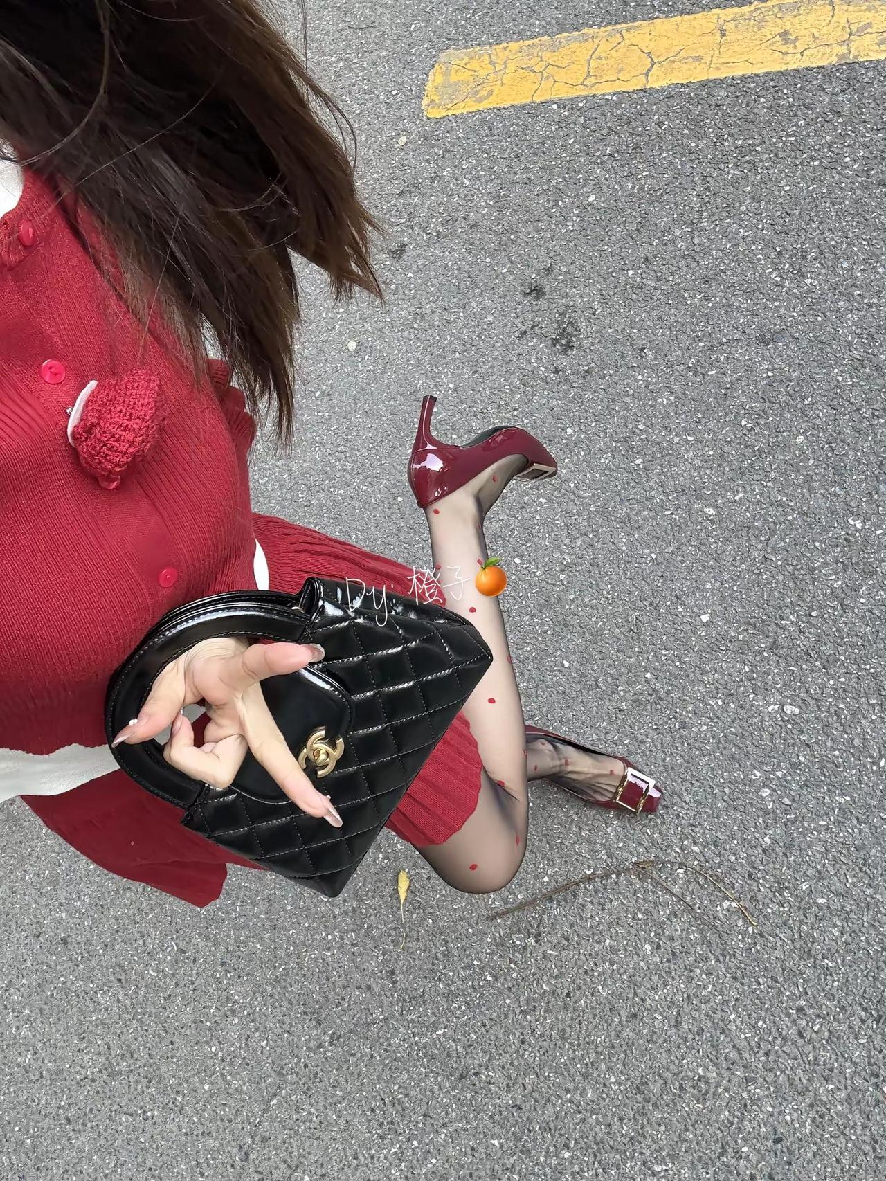 如果真的选择是我，我鼓起勇气去接受红色系走路带风圣诞风穿搭