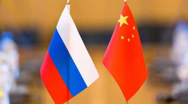 竟然发私信问我支持乌克兰还是俄罗斯，这是走火入魔了吗？他们非要打，那就只能打出输