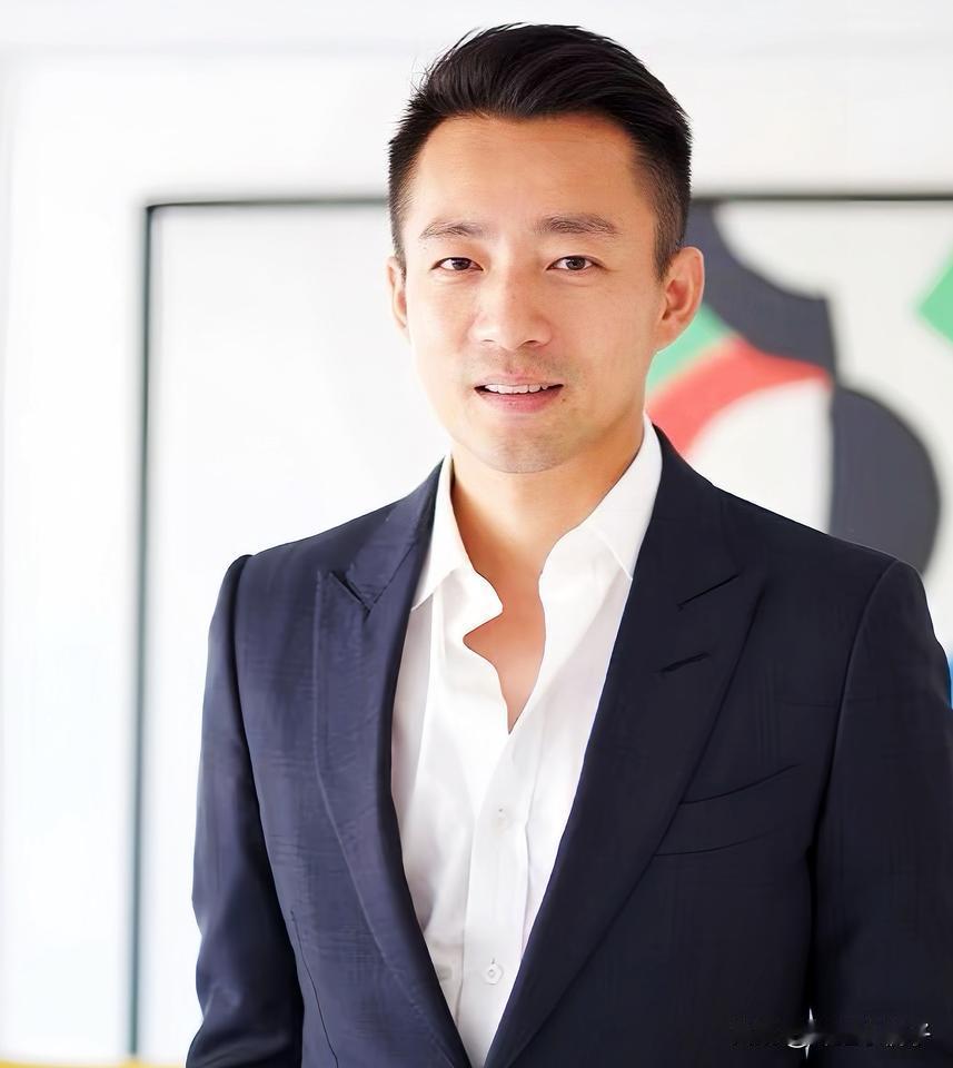 这次汪小菲算是彻底摊牌了，直接甩出6页判决书，这回谁也别想抵赖。以前总觉得张