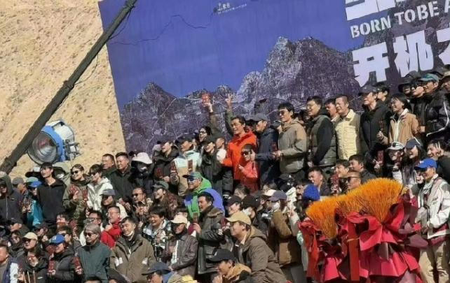 杨紫胡歌《生命树》开机了剧组深入海拔4500米的昆仑山脉实景拍摄，画面应该会很