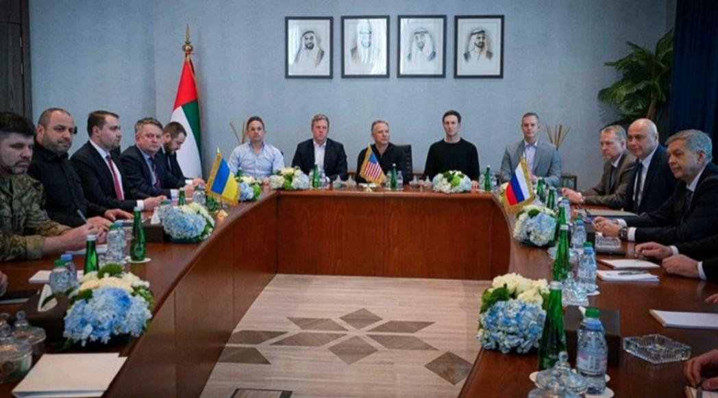 俄罗斯在谈判桌上服软了，停火的条件已经越来越低，只需要乌军撤出顿巴斯地区就可以了