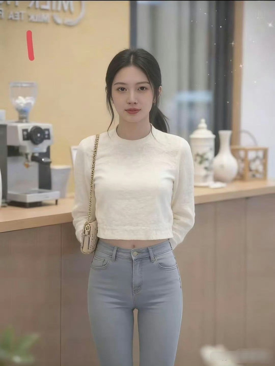 事实证明，正脸比背影好看。