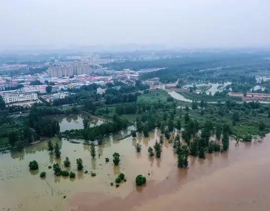 中国北方缺水吗? 缺的是在夏秋雨水多的时候, 可蓄水的河流与水库