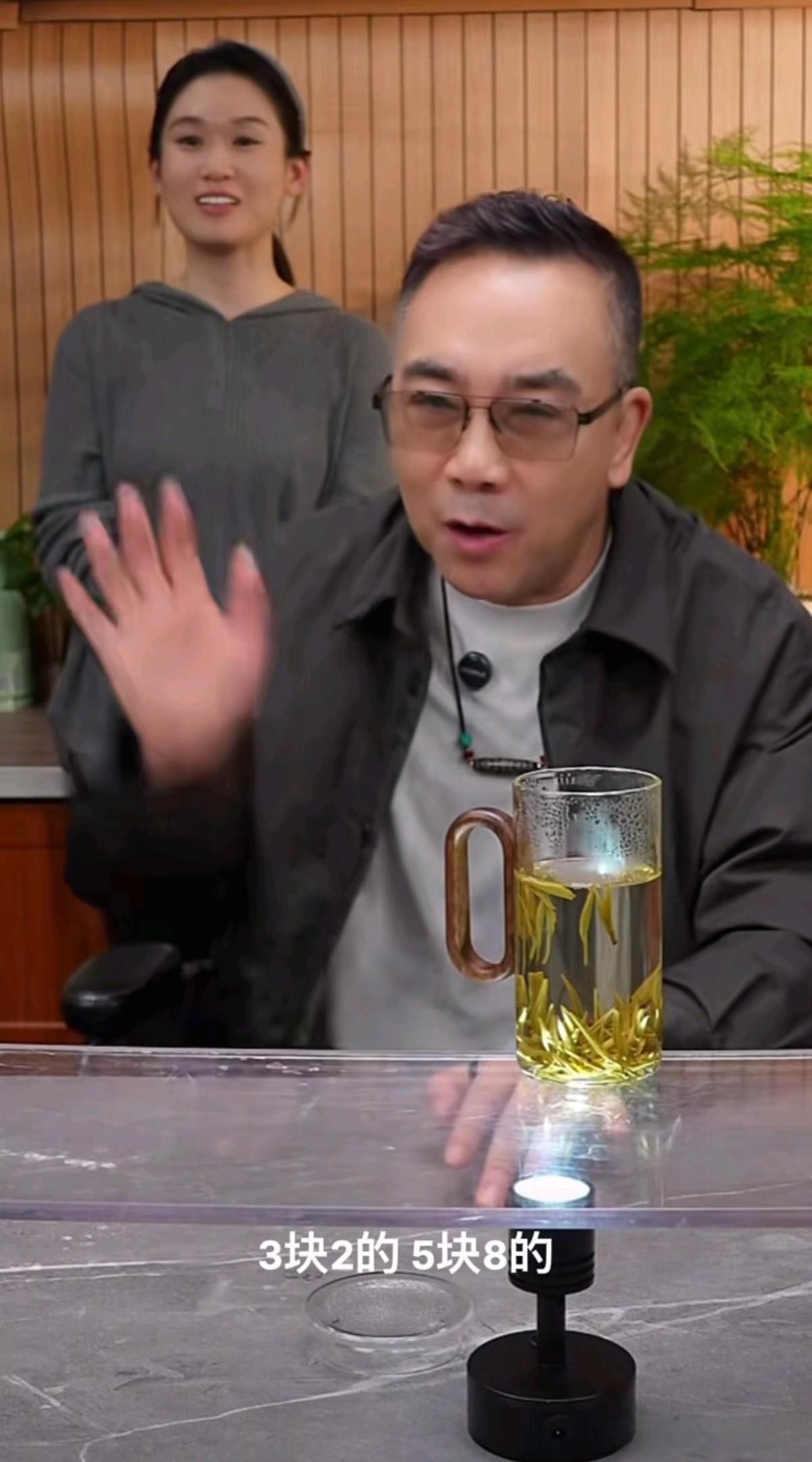 #相声界恩怨情仇#杨议，苦口婆心劝黑粉：像我这样光善良不行，还得挣钱。杨议，