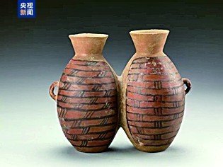 文博日历丨这个“双人共享杯” 藏着史前人民的生活智慧