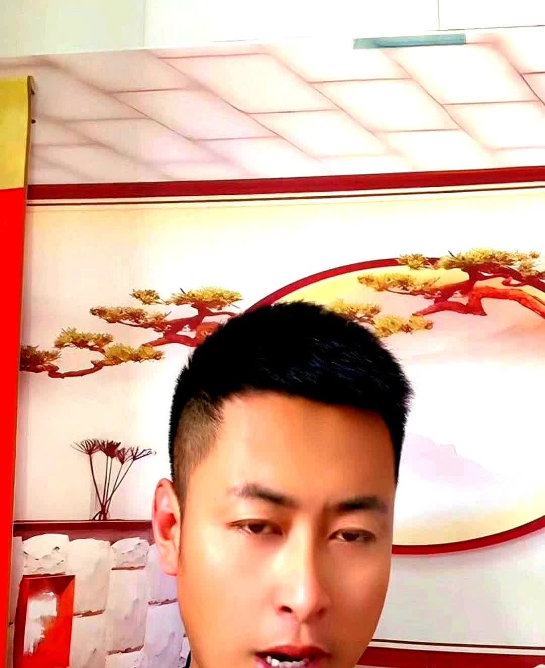 新车上牌一定要避开几个字母。第一个就是字母R，第二个就是字母U，第三个就