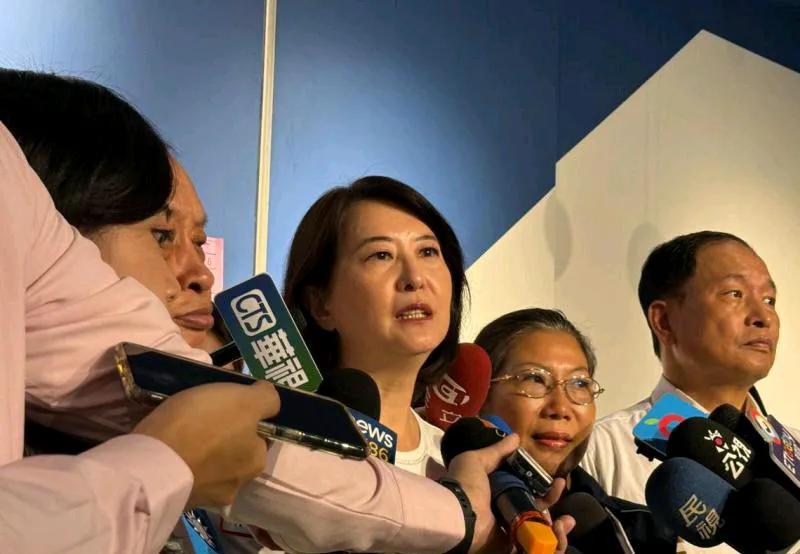 针对全台24名国民党“立委”的罢免案7月26日投开票，截至下午6时，不同意票持续