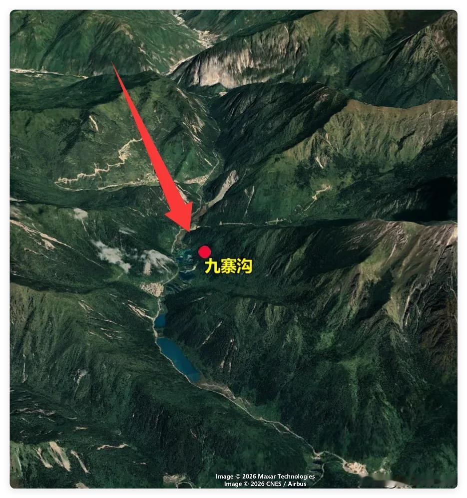 七寨沟2300人深夜徒步撤出后，我才真正读懂川西七下八上的真规矩。2026年7