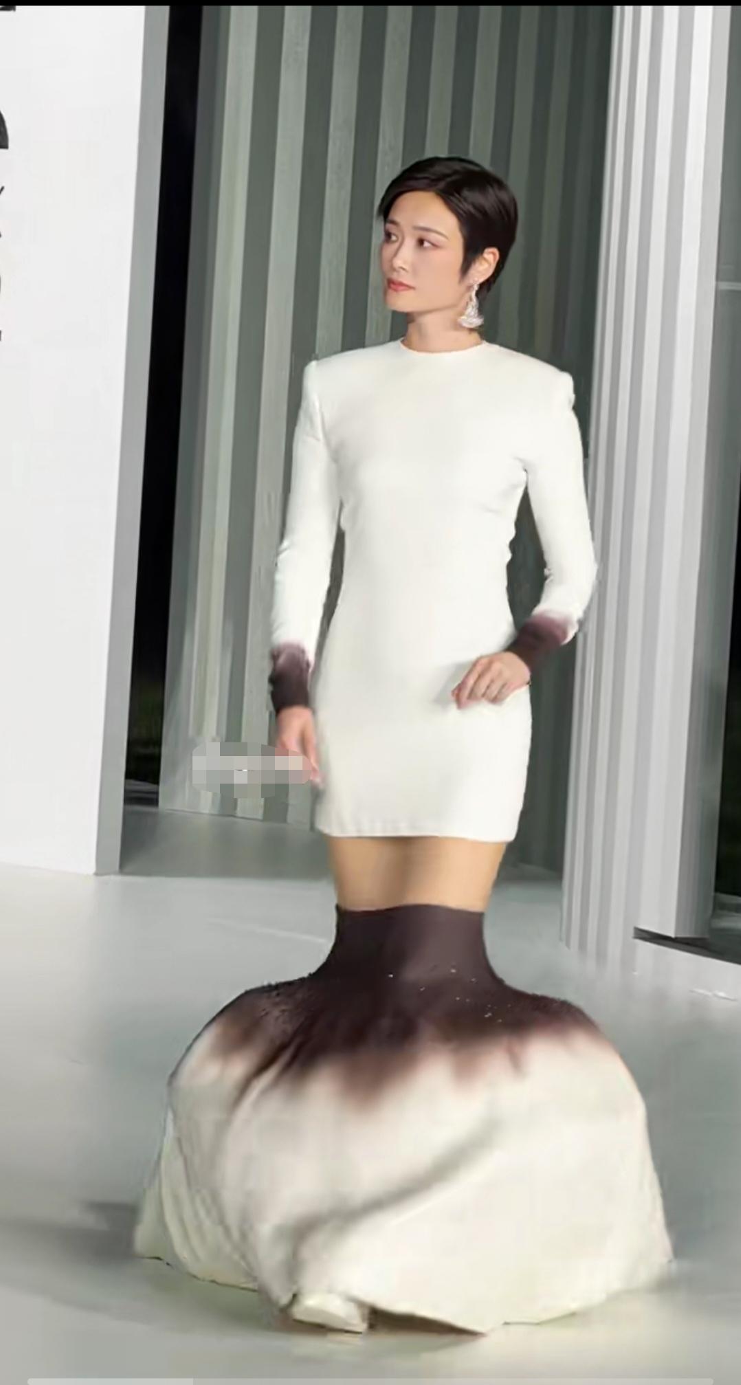 李宇春，这裙子只有她这个气质穿起来才好看。