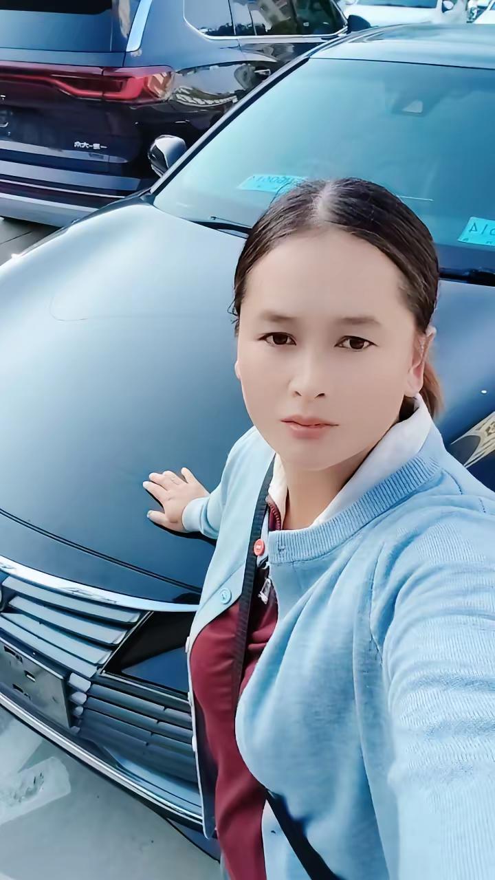 不是炫耀，只是记录一下，人生中的第一台轿跑丰田亚洲龙