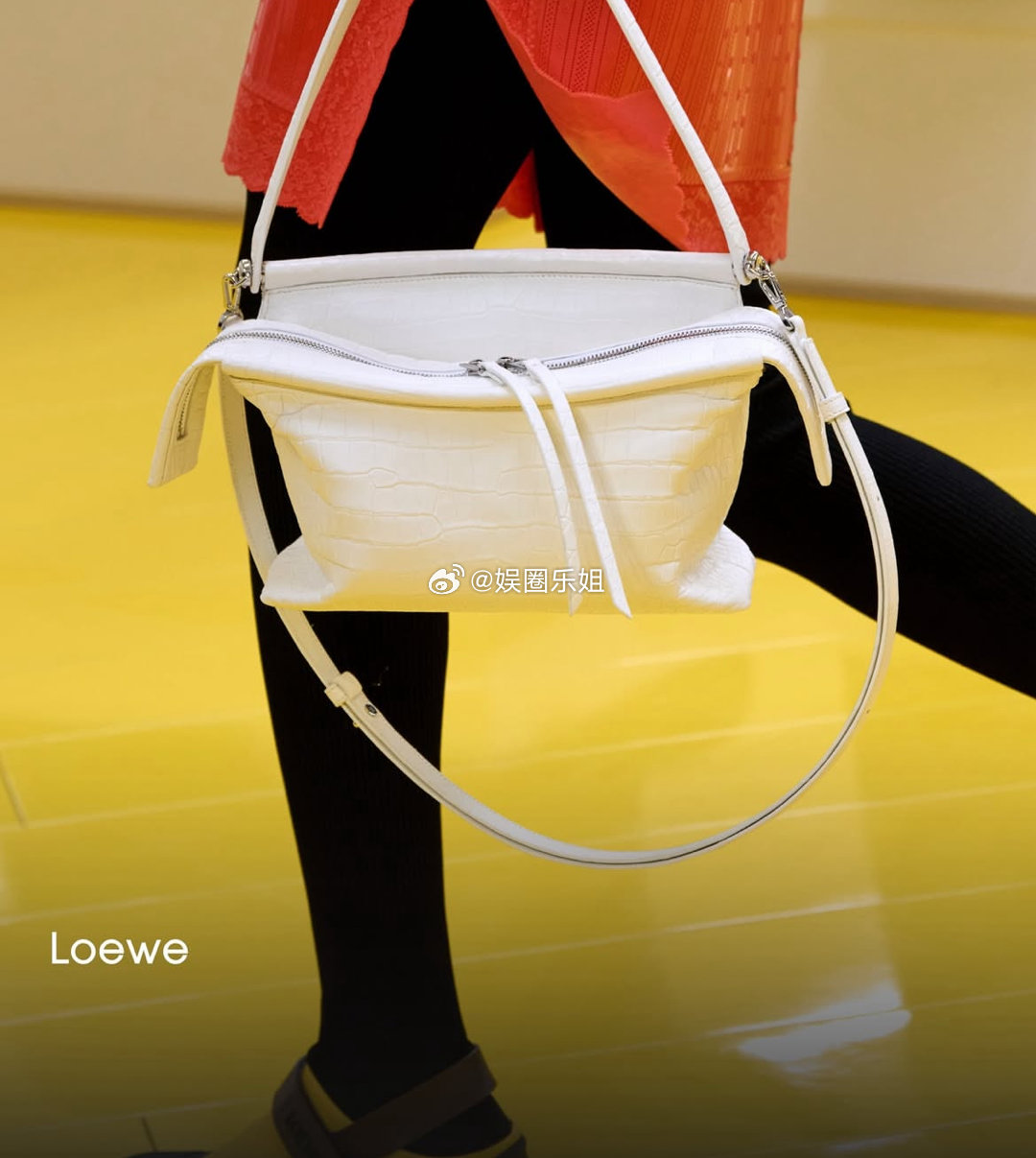 直击时尚幕后｜四大时装周细节盘点来了！为期一个月的2026秋冬时装周落幕，但秀场