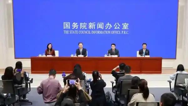 找得到人，却保不起：社保全覆盖的难，不在名单上！前阵子跟一个在街道办工作的朋