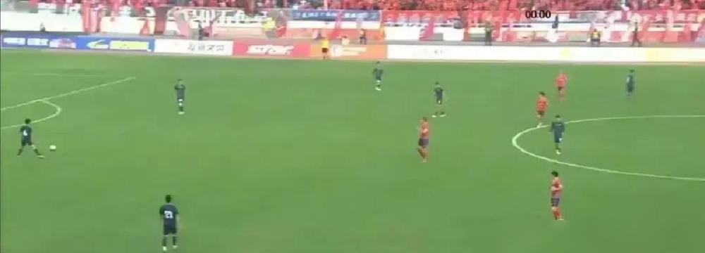 5-2！香港队被跑崩了。次回合还剩20分钟，广东队三个U21小伙集体抽筋，照样把